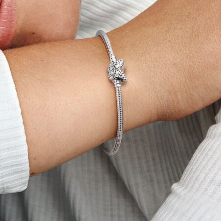Pulsera Pandora Moments con cadena de serpiente y cierre de mariposa - Imagen 3