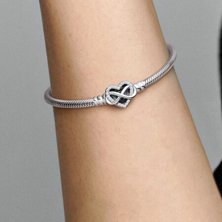 Pulsera Pandora Moments con cadena de serpiente y cierre de corazón infinito brillante - Imagen 4