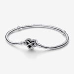 Pulsera Pandora Moments con cadena de serpiente y cierre de corazón infinito brillante
